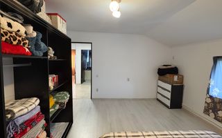 Casă cu 5 dormitoare + Garaj - Islaz - Comuna Brănești - Poză 20