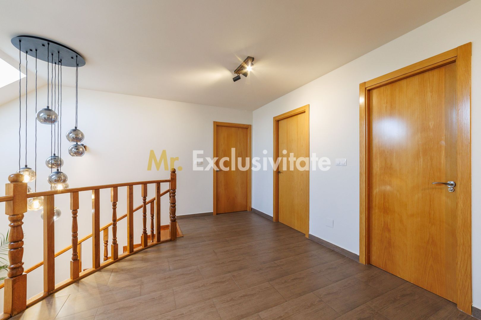 VILĂ 4 dormitoare, RENOVATĂ COMPLET 2026, Prundu, teren 937 mp - Poză 22