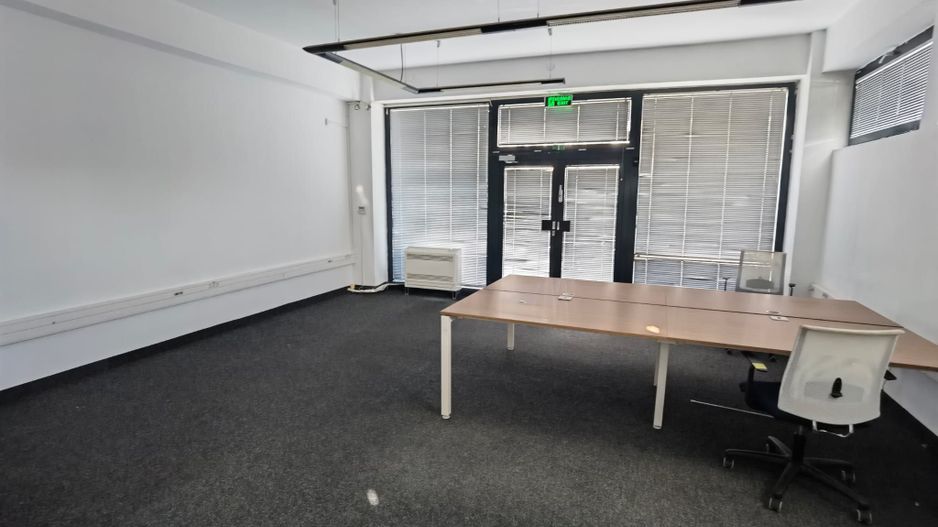 Spatii birouri/servicii - Poză 46