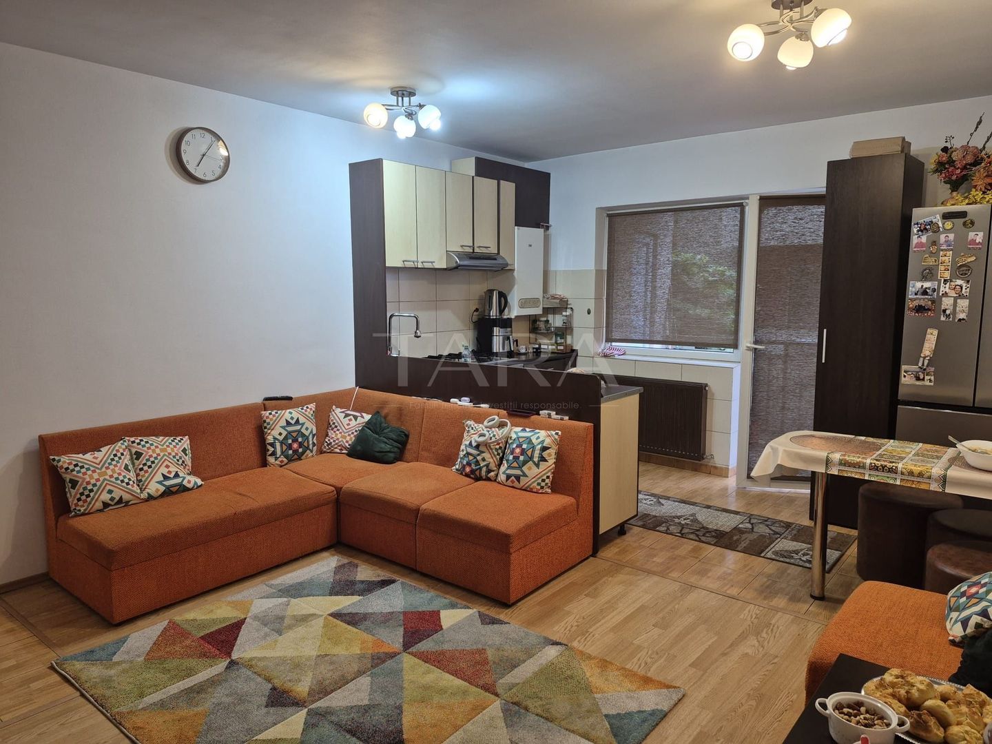 Apartament cu 3 camere, parcare inclusă, zona Eroilor. - Poză 2