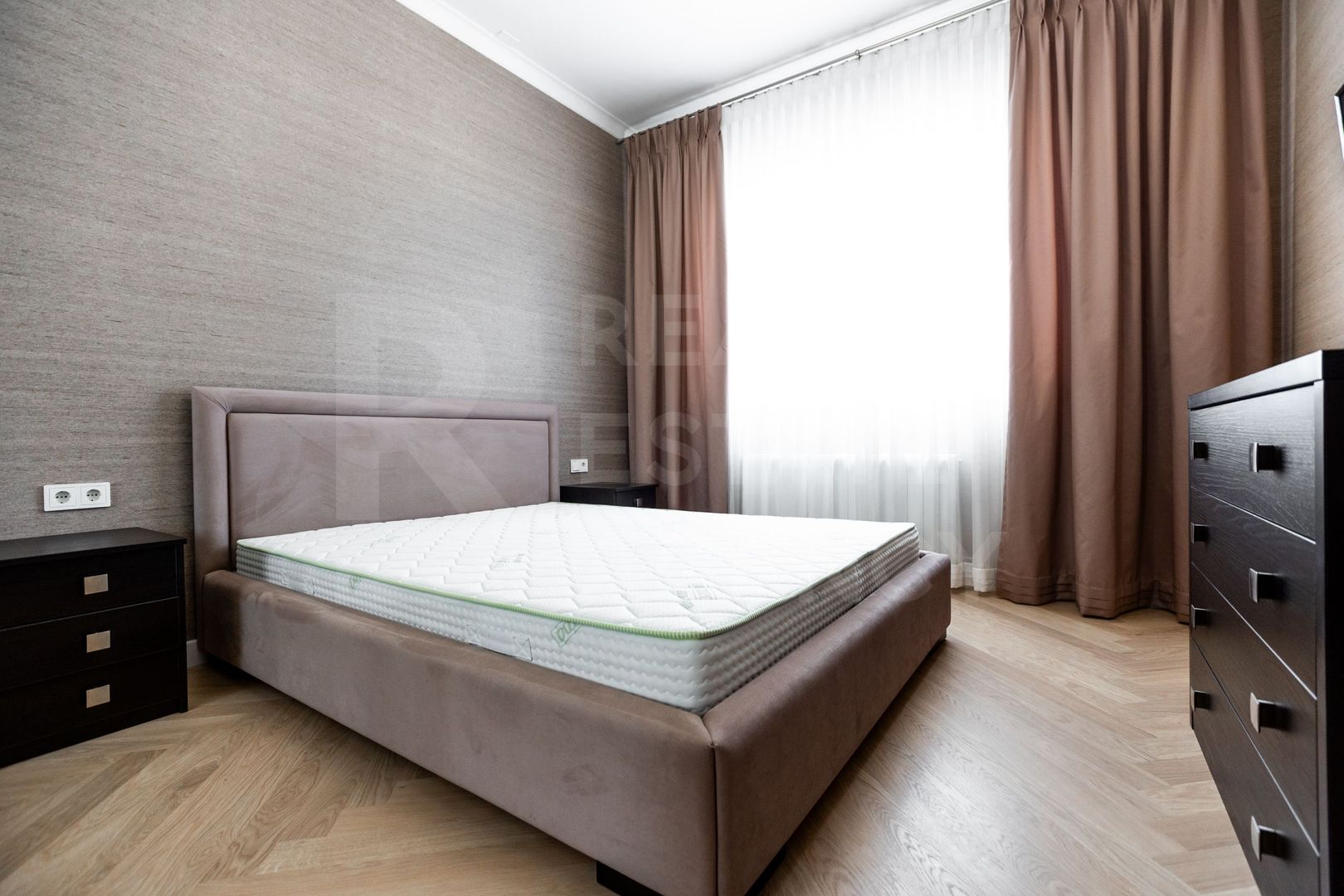 Chirie, apartament, 2 camere, str. București, Centru - Poză 6