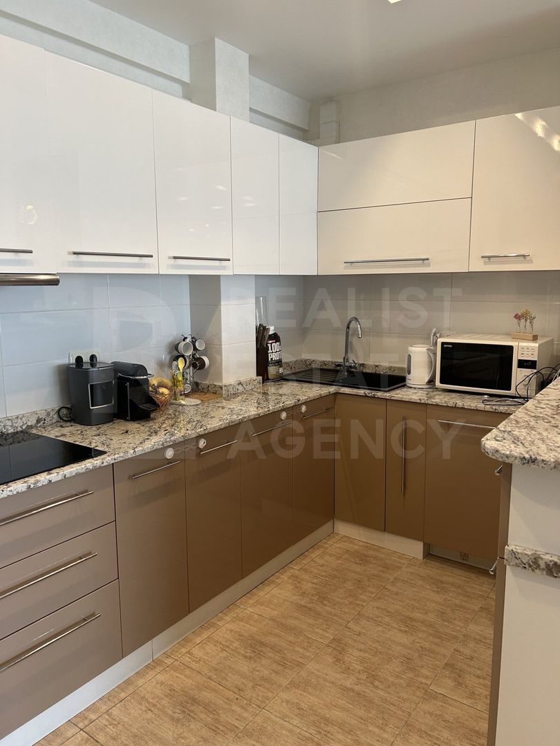 Chirie, apartament, 4 camere, str. Bucureşti, Centru - Poză 4