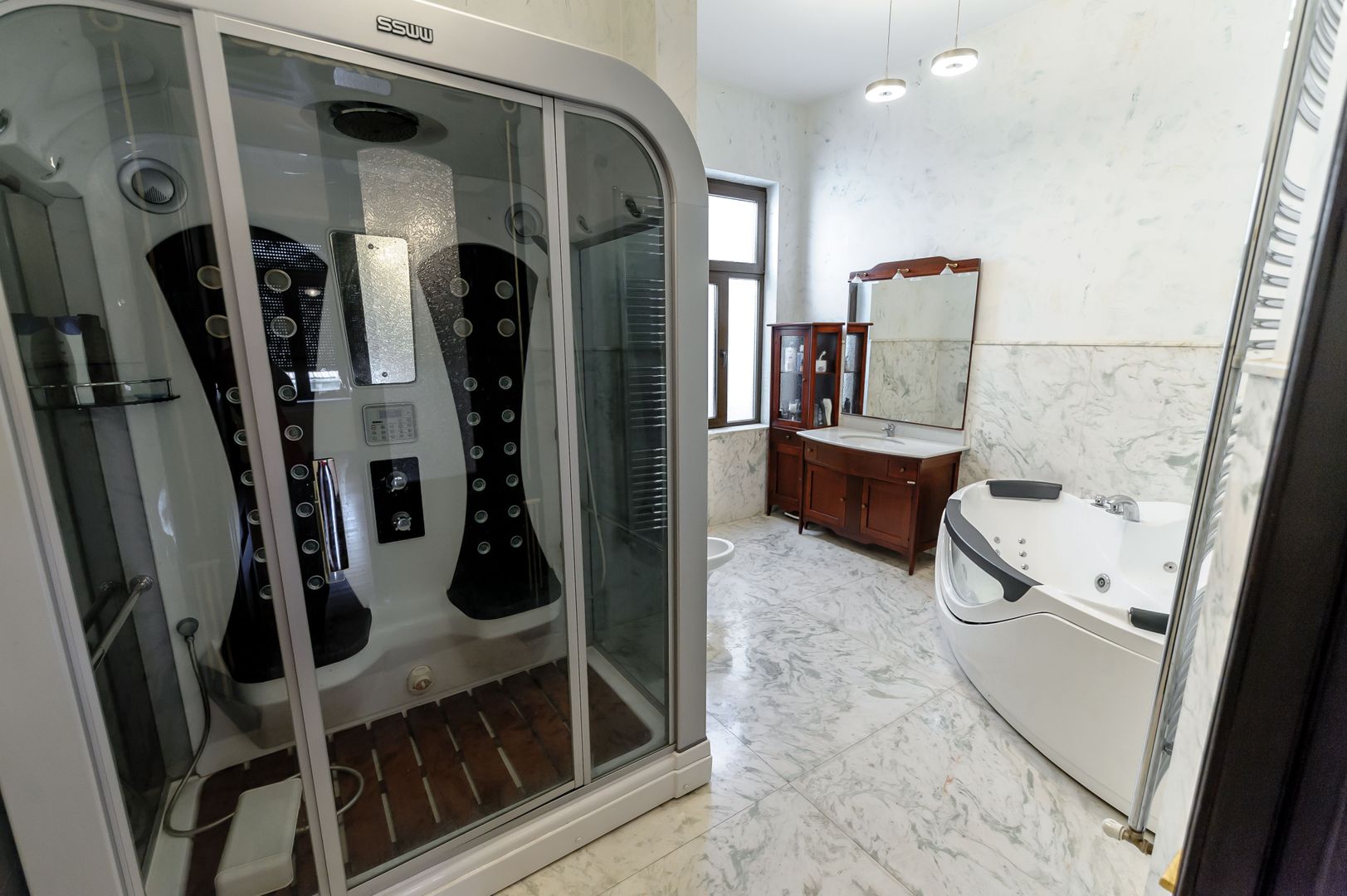 Apartament deosebit cu 4 camere, strada Cloșca - Poză 11