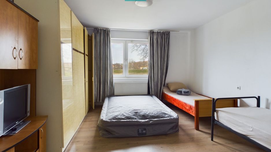 Proprietate imobiliară cu potențial extraordinar! - Poză 16