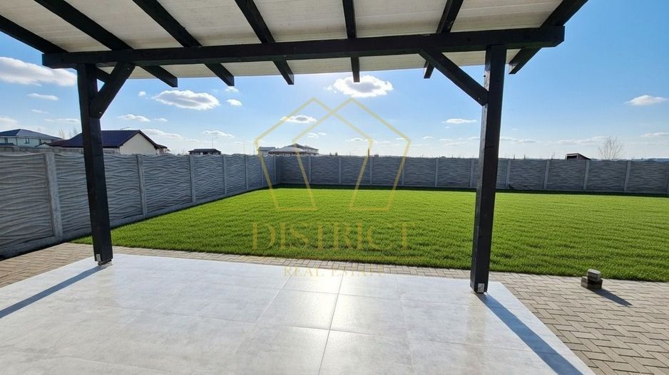 Duplex despartit prin camera tehnica, 5 camere, asfalt | Giarmata Vii - Poză 12