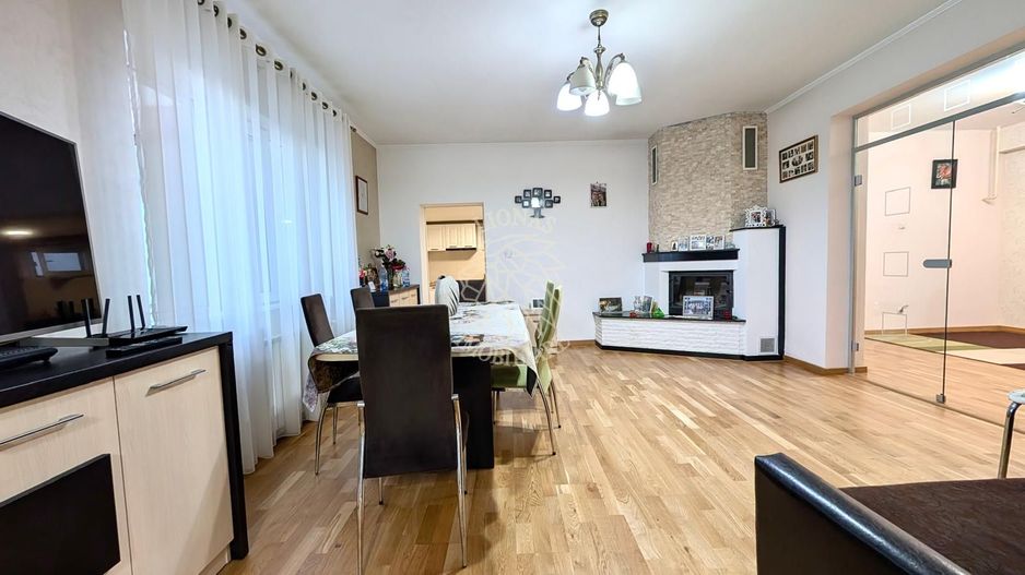 Casa 6 camere 244 mp+ Spatiu Comercial- teren 500 mp-Zona Han - Poză 11