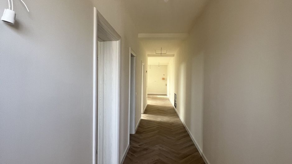 Casa pe parter 3 camere - Poză 2