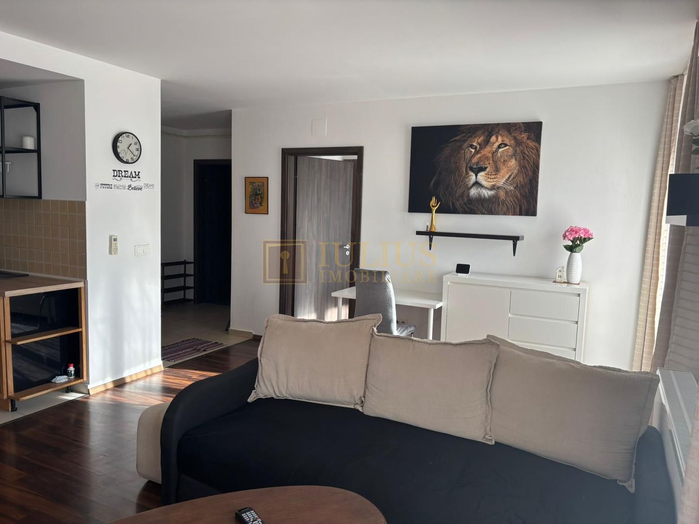 Uranus Plaz- Soarelui, centrala proprie, loc parcare privat. - Poză 3