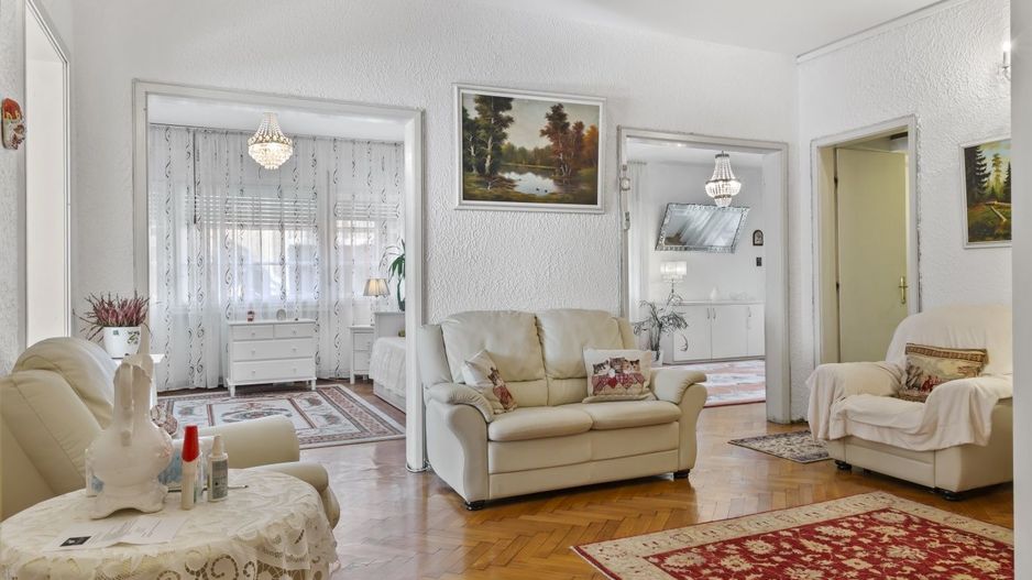 Vând apartament lux - Poză 1