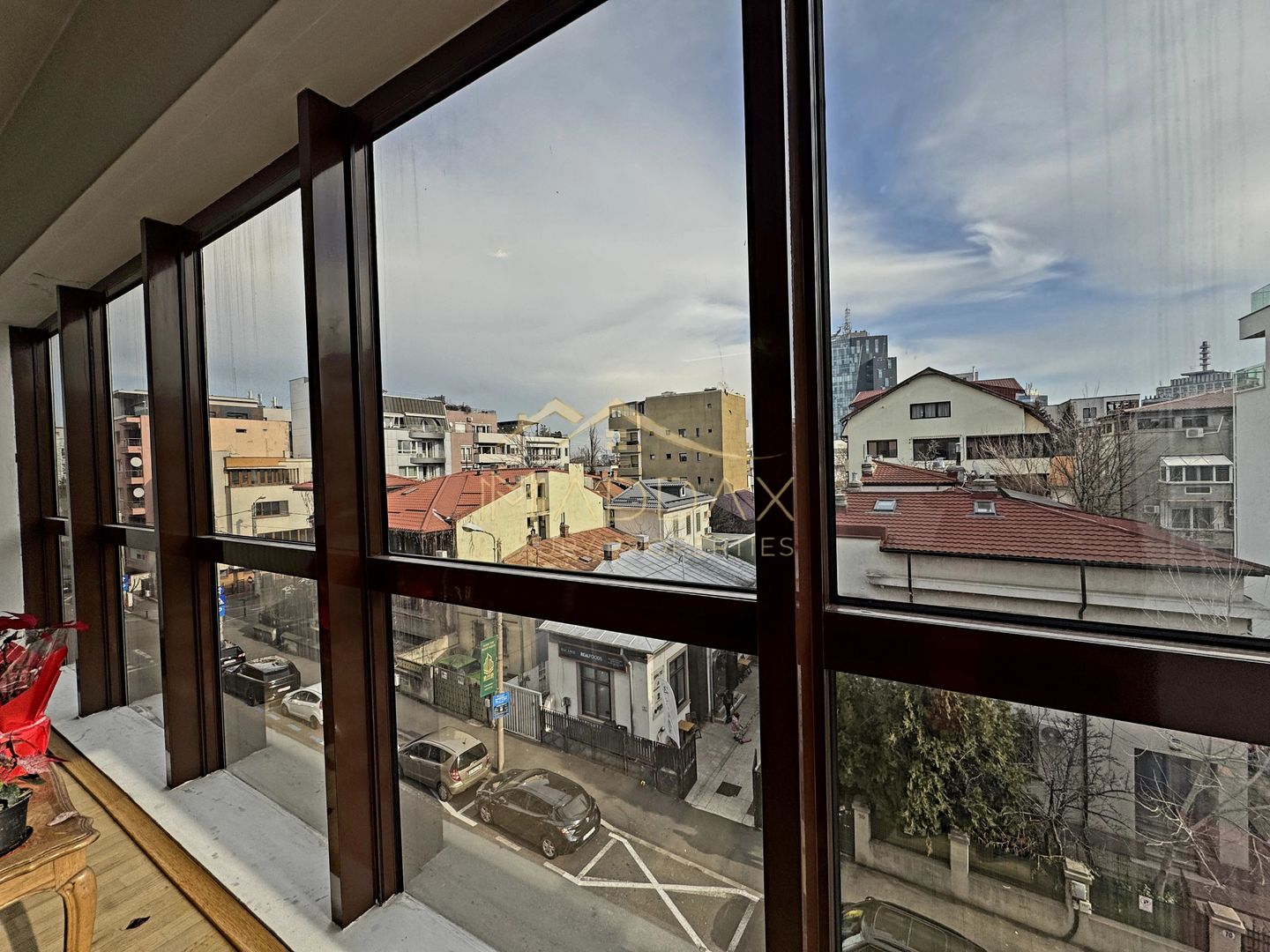 Apartament Elegant de Închiriat – 5 Camere/ 3 Băi, *Arcul de Triumf* - Poză 3