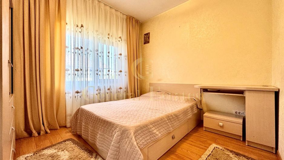 Vînzare Casă în 3 Nivele -Hlincea - 343 m.p. - Poză 4