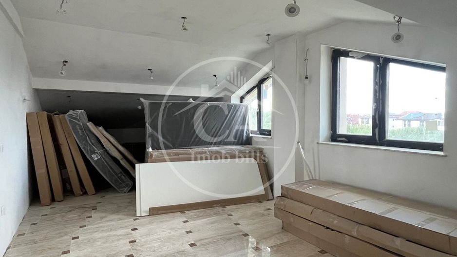Casă de vânzare P+E+M cu 7 camere in Cartierul Grigorescu, Oradea - Poză 16