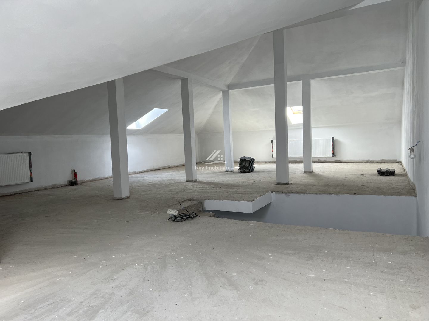 Duplex Modern și luminos 6 cam. la vânzare în Șelimbăr zona Trifoiului - Poză 9