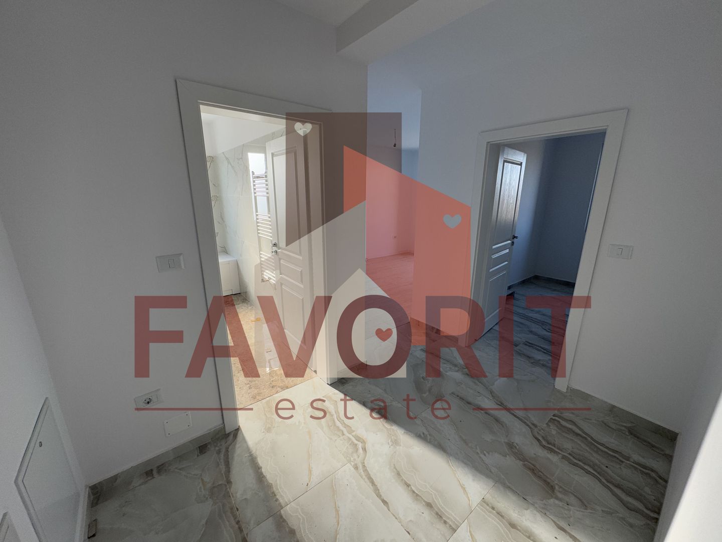 Disponibil imediat. Decomandat. TVA 21% inclus in pret - Poză 3