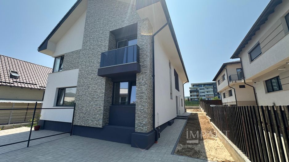 Duplex modern 180 mp | 4 dormitoare | Panouri fotovoltaice | Europa - Poză 1