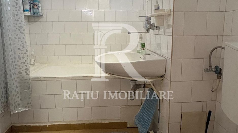 Apartament cu 4 camere | Bulevardul Dacia | Oradea - Poză 2