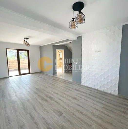 Casa individuala 4 Camere - la Asfalt - Poză 4