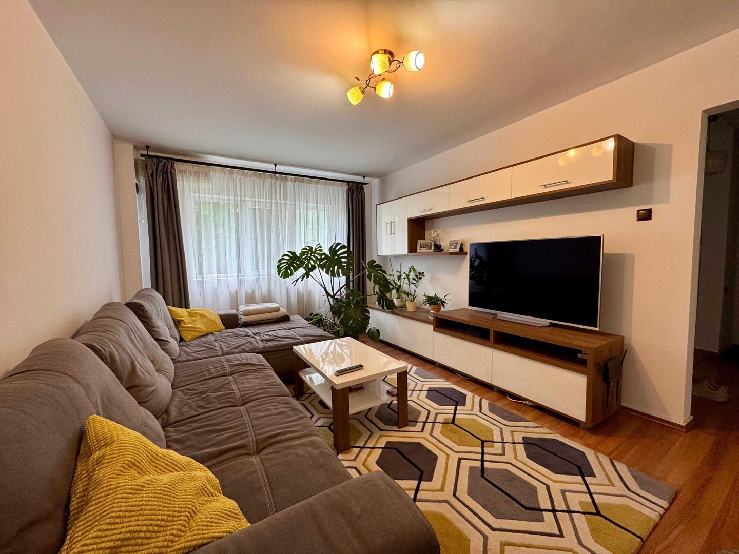 Apartament 4 camere | bloc 1980 | 5 minute metrou Gorjului | Militari - Poză 1