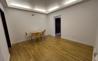 Apartament cu 3 camere de vânzare Primăverii - Poză 3