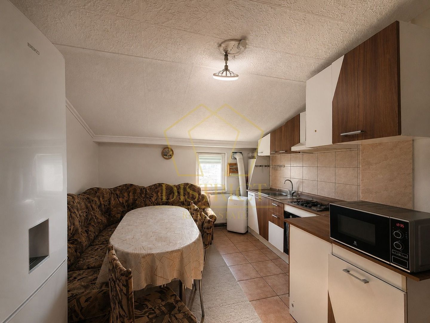 COM 0 | Apartament cu 3 camere decomandat, 70mp | Dâmbovița - Poză 1