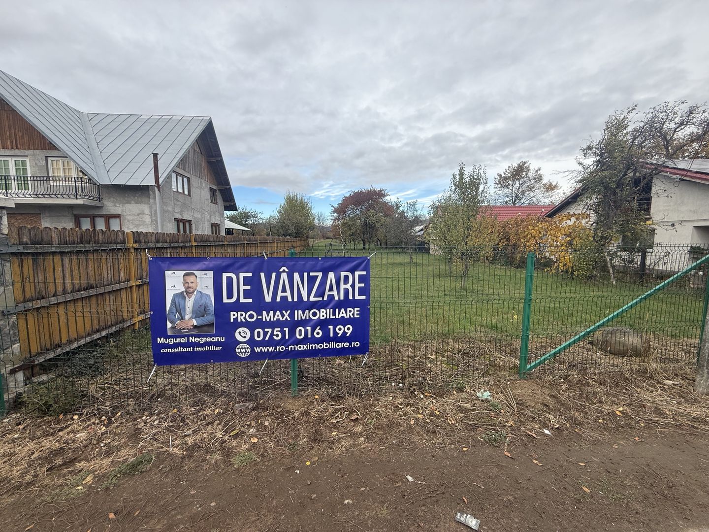 Teren intravilan împrejmuit 2331 mp la strada, toate utilitățile! - Poză 4