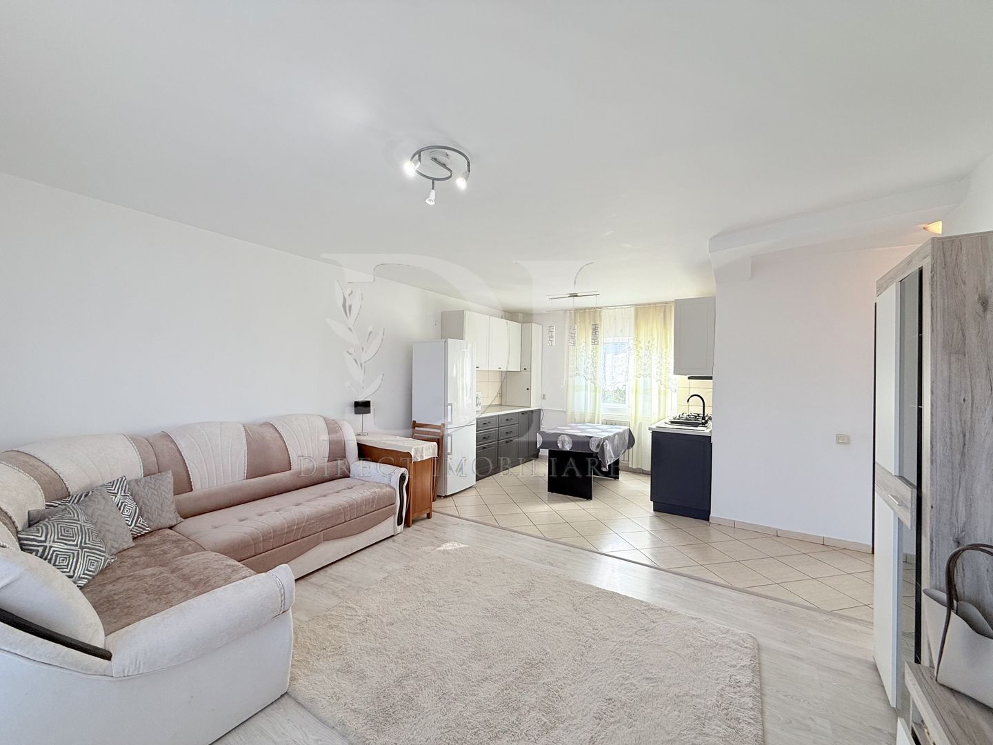 Apartament la cheie / două parcări  / Zona Terra - Poză 1