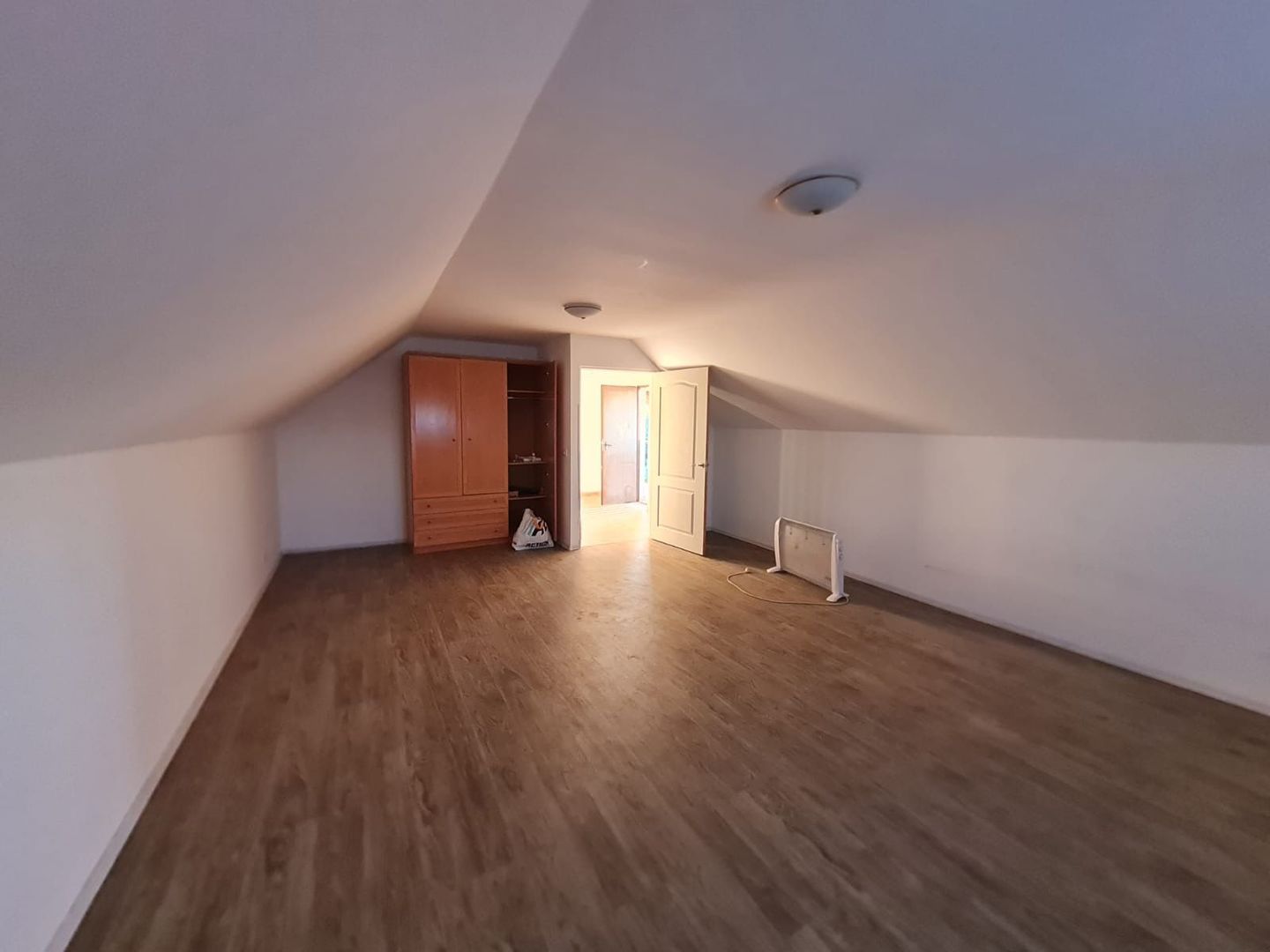 Casa cu teren de 14340 mp în Jebel/Pretabila pentru afacere - Poză 18