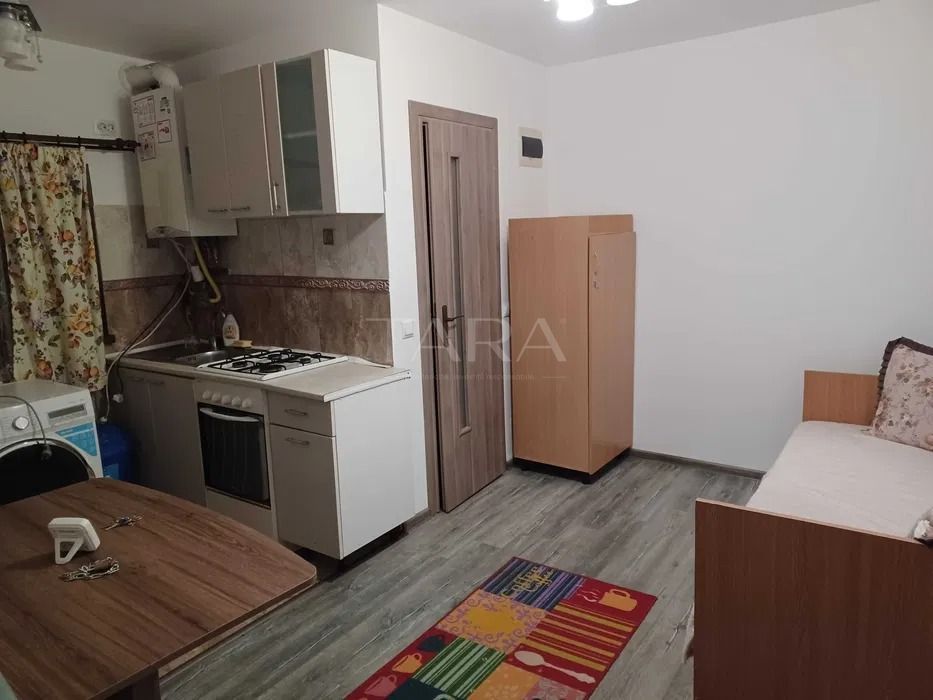Vand apartament cu 2 camere in Floresti. - Poză 1