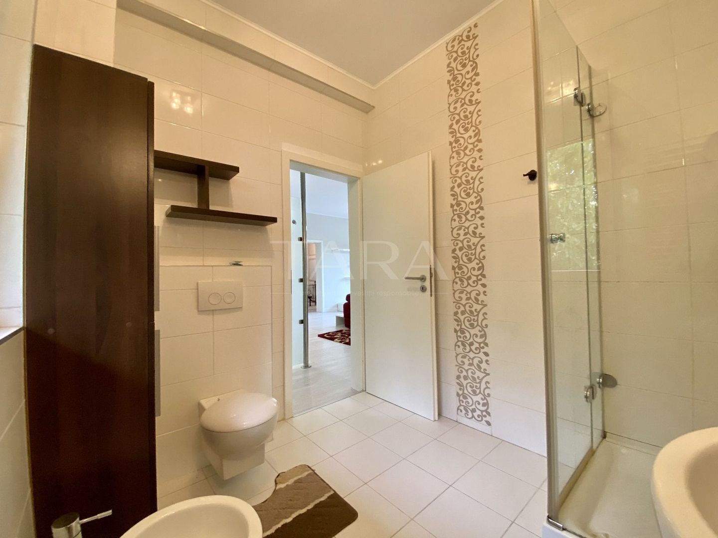 Oportunitate excelentă! Apartament in vilă, 5 camere. - Poză 11