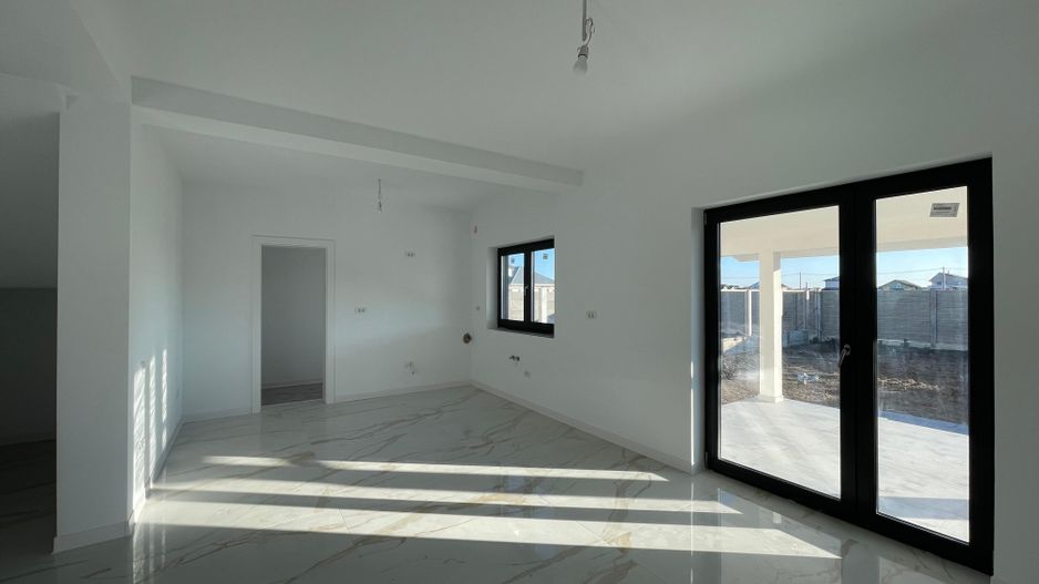 Duplex despartit prin camera tehnica - finisaje premium - Poză 3