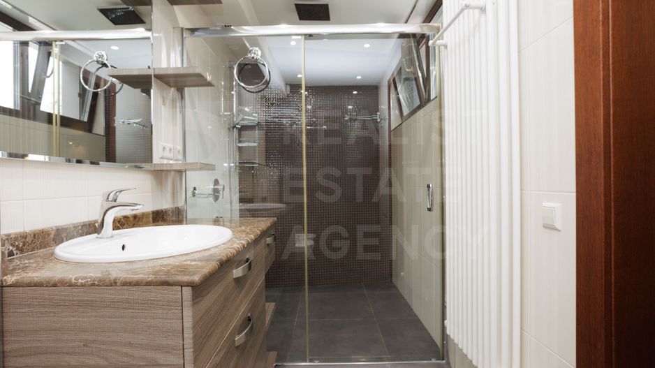 Chirie, Casa, 6 camere, Râscani - Poză 38