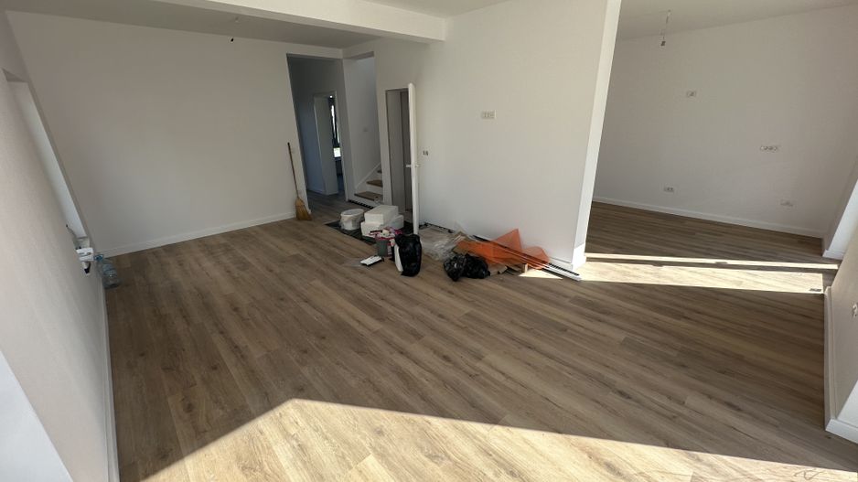 Duplex despartit prin spatiu tehnic - Poză 8