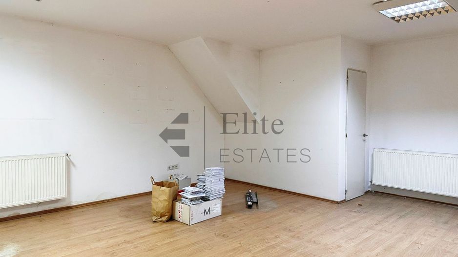 Spatiu cu 4 birouri cu teren de 3000mp - Poză 9