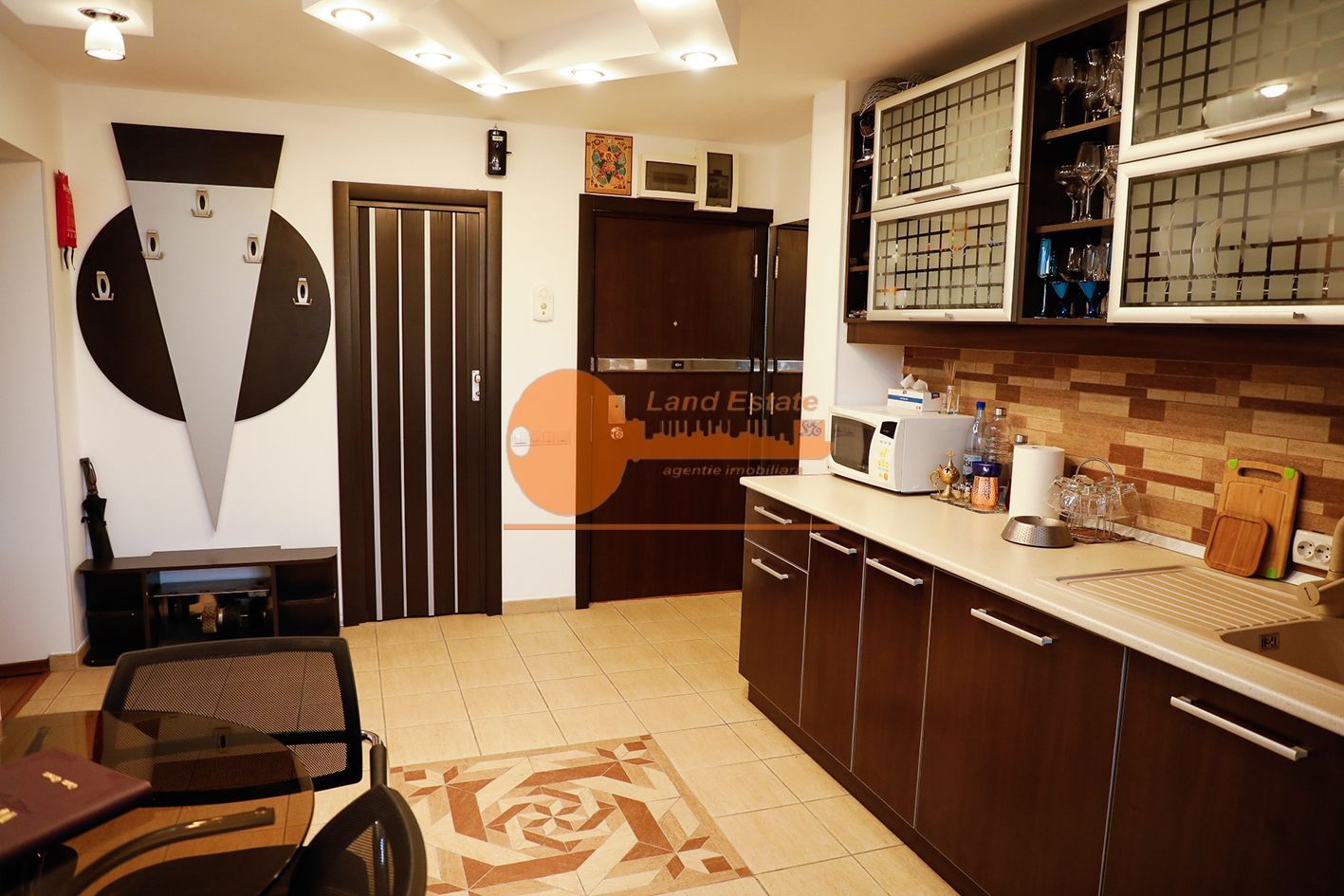 Apartament de 2 camere in zona Cotroceni - 10 minute de Metrou Eroilor - Poză 2