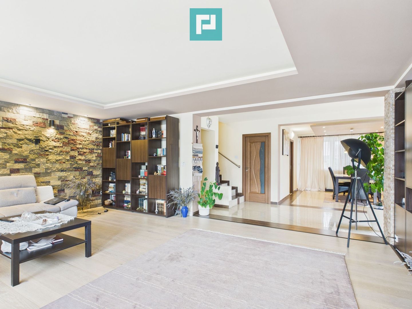 Vilă elegantă cu etaj în Zădăreni - Poză 6