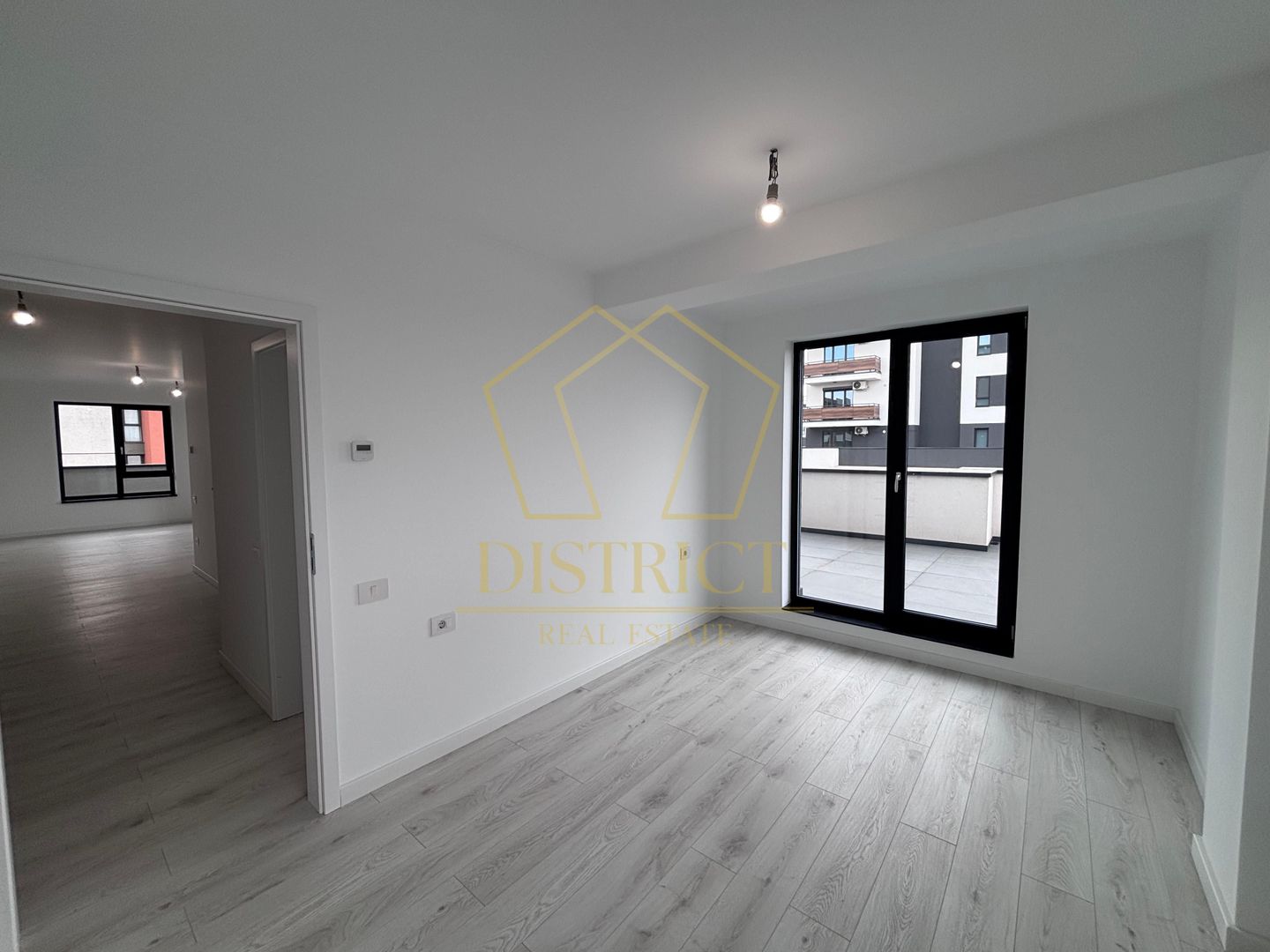 COM 0% Apartament finalizat cu 2 camere, terasa 91 mp | Torontalului - Poză 3