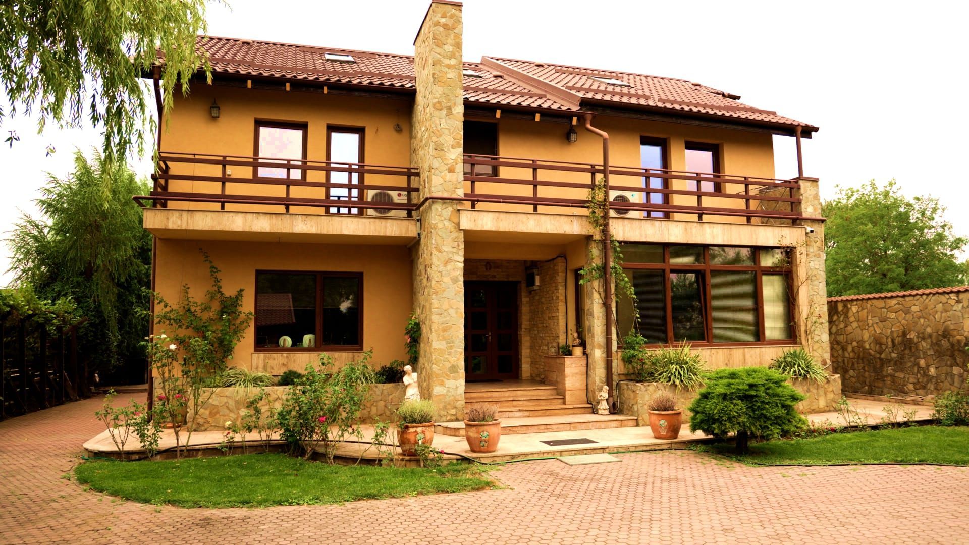 Vila de lux Buftea de inchiriat | 520 mp | teren 2491 mp - Poză 2