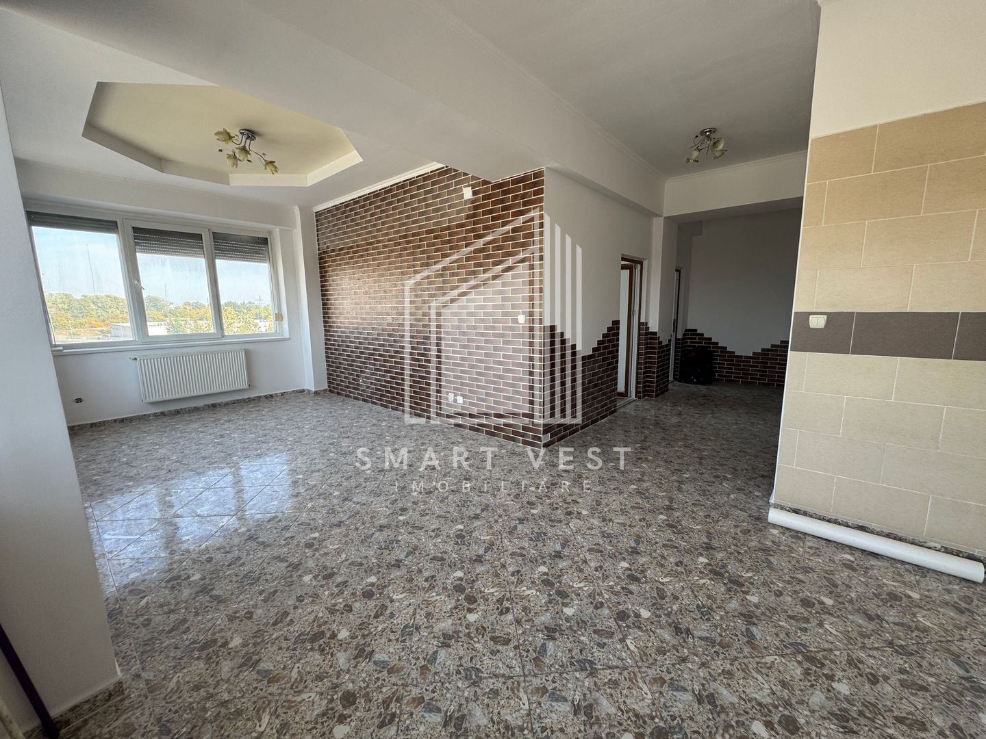 Apartament 3 camere decomandat | Etaj 3 cu lift | Zona Micro 17 - Poză 1