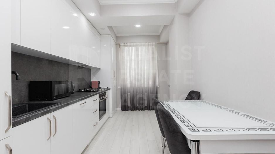 Chirie, apartament, 3 camere, strada Nicolae Starostenco, Centru - Poză 3