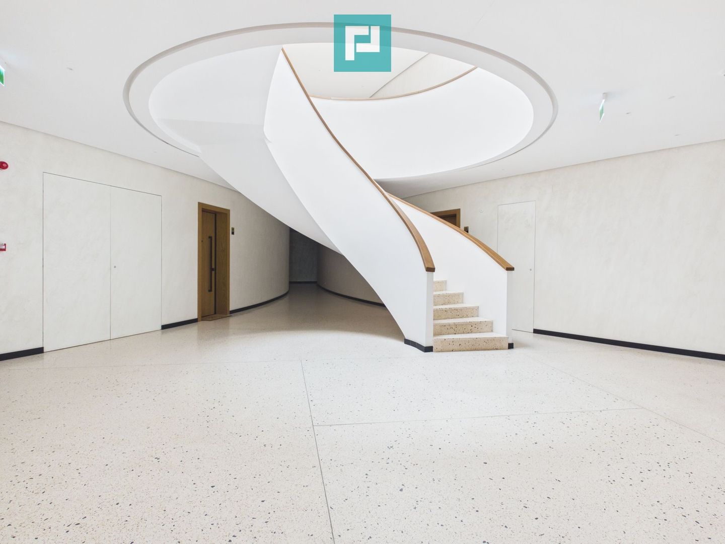 Studio Premium | Bloc Boutique | Iancu Nicolae - Poză 4
