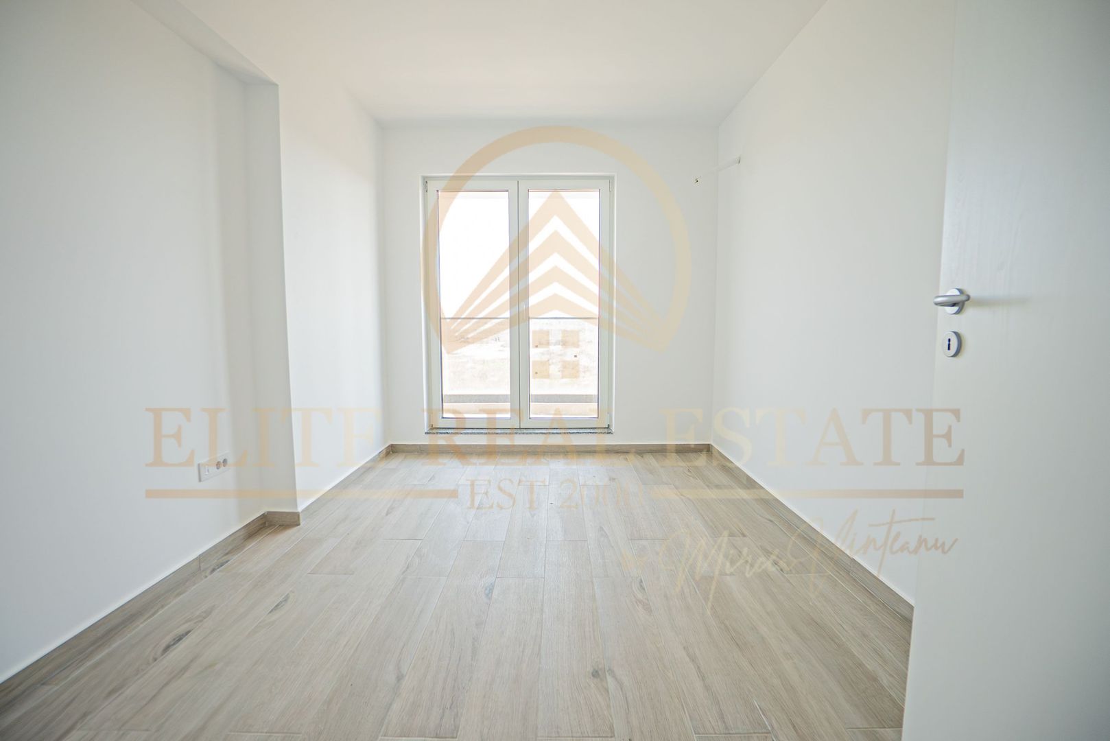 Aartament 3 camere - Bucatarie Separata - Parcare Inclusa - Poză 16