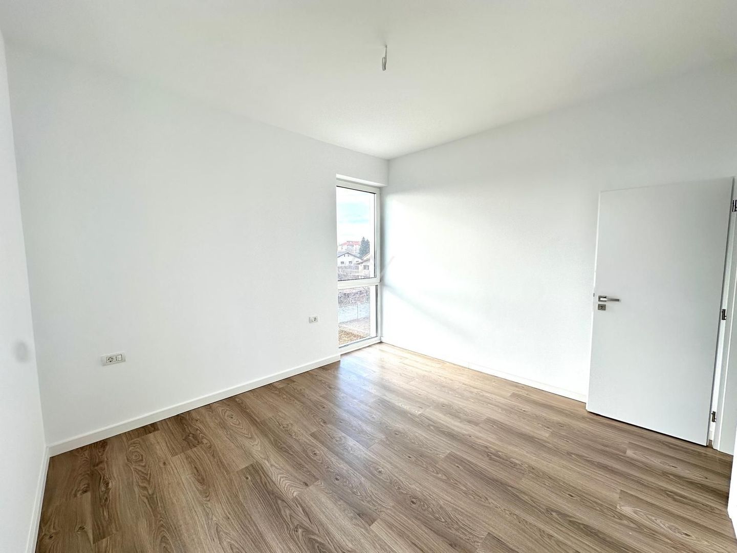 Bloc finalizat. Lift. Decomandat. Loc parcare. - Poză 8