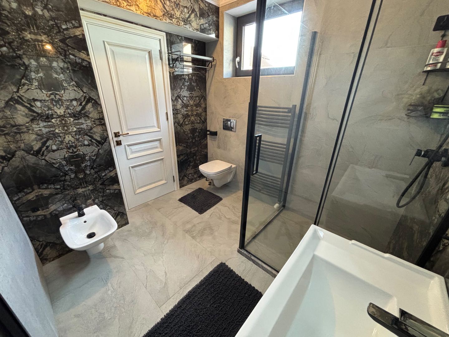 Casa individuala ultrafinisata 200 mp utili si teren 462 mp  Selimbar - Poză 18