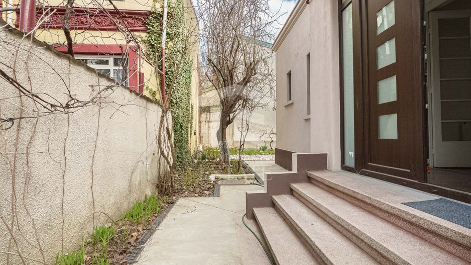 Piata Muncii - Decebal, casa 87 mp totali, 179 mp curte libera, - Poză 8