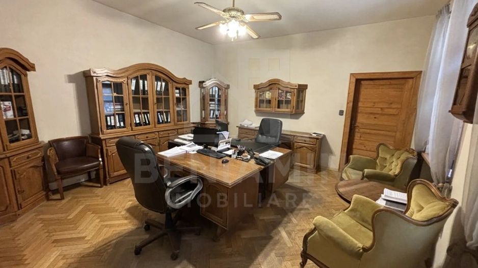 Apartament-2-camere-Central-Piata-Sfatului-Diferite-Compartimentari - Poză 1