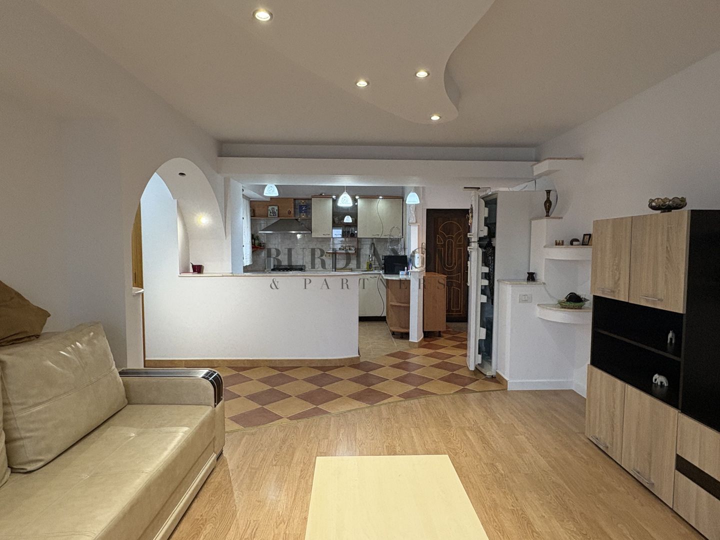 Apartament cu 3 camere Drumul Taberei - Metrou Constantin Brâncuși - Poză 2