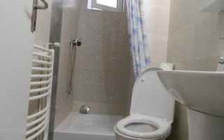 Apartament lux, zona Piata Victoriei, 4 camere , 2 bai, centrala termica  terasa - Poză 9