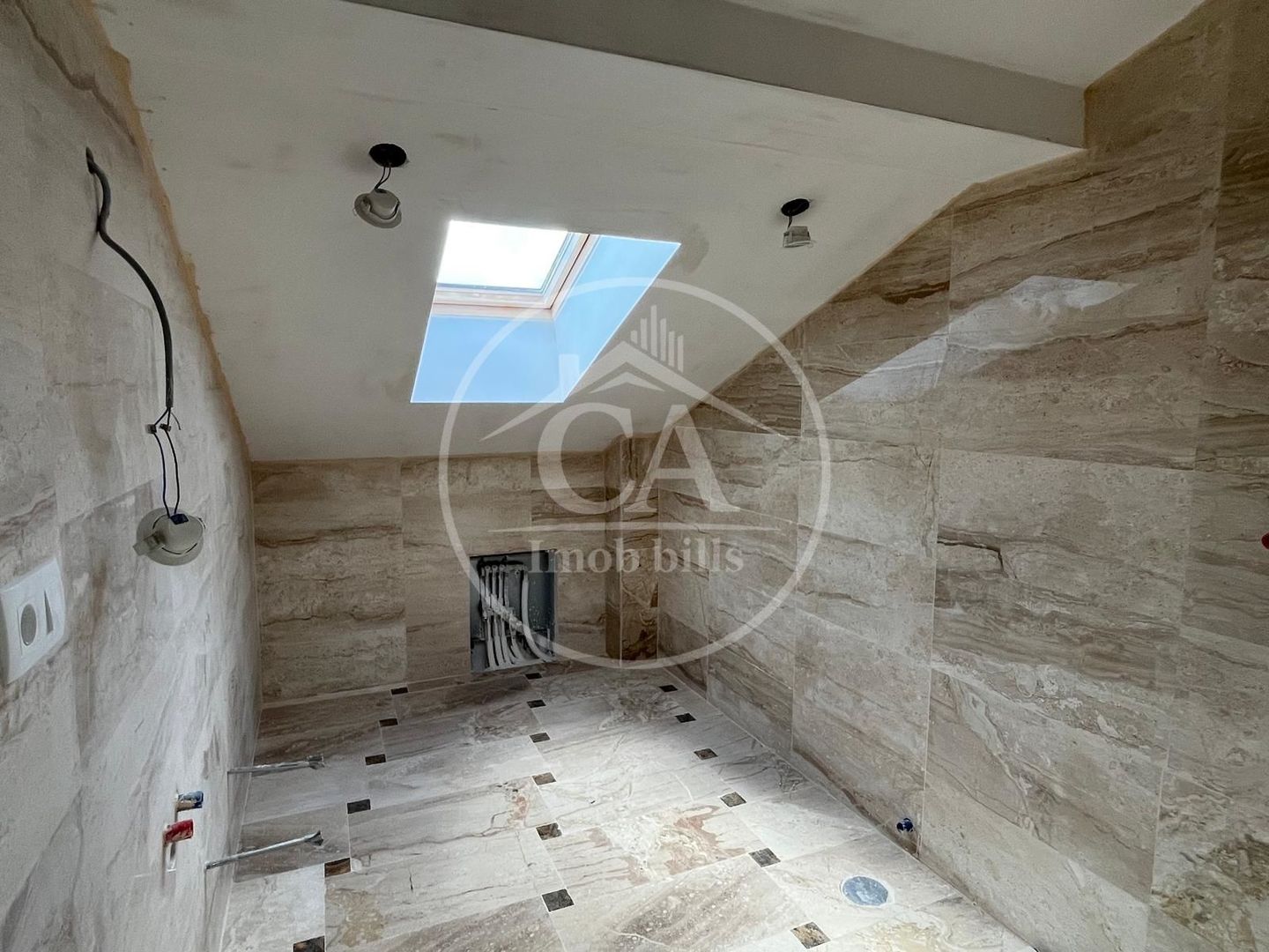 Casă de vânzare P+E+M cu 7 camere in Cartierul Grigorescu, Oradea - Poză 19