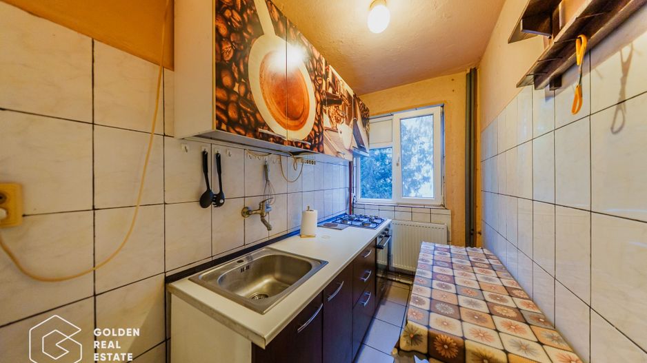 Apartament  4 camere, etaj 1, zona Vlaicu, centrală proprie, loc de parcare - Poză 16