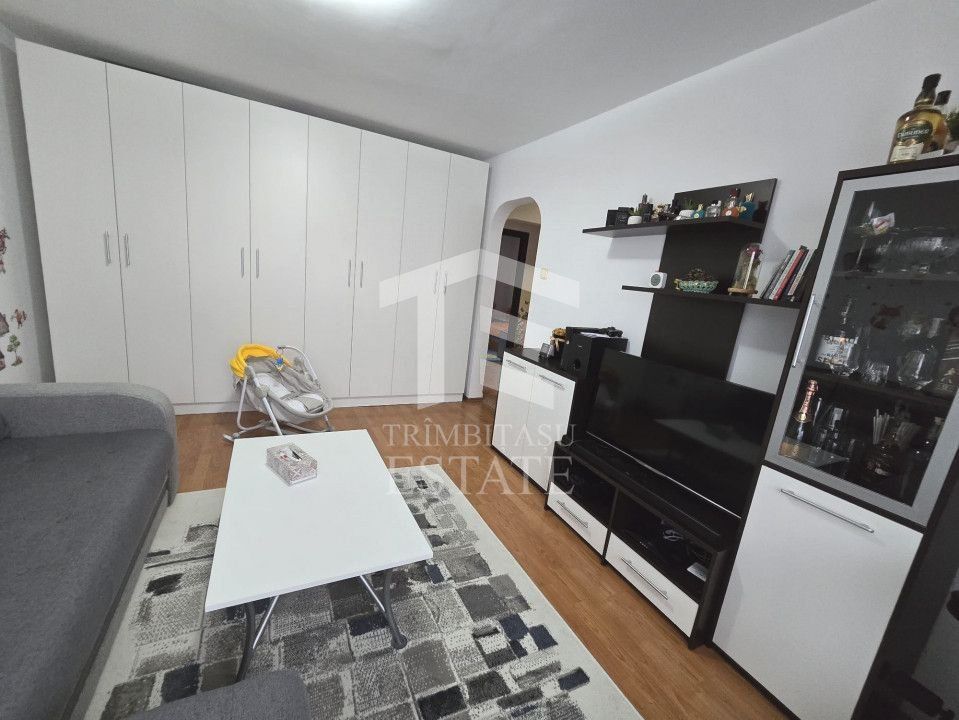 INEL I - Apartament cu centrala pe gaz, loc de parcare si pod de 60 mp - Poză 5